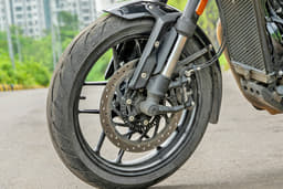 Triumph Thruxton 400 Color Black Triumph Thruxton 400 Color Black