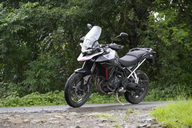 Front Left Three Quarter Image - 28815