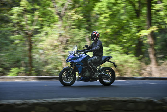 Front Left Three Quarter Image - 28514