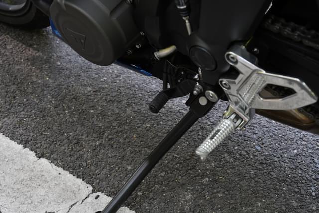 Engine Shot Right Image - 28642