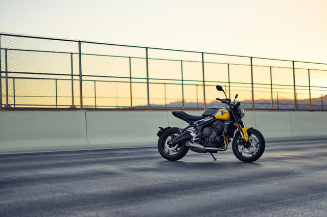 Front Left Three Quarter Image - 29933