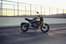 Triumph Trident 660 Front Right Three Quarter