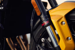 Triumph Trident 660 Color Yellow