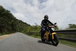 Ultraviolette Automotive F77 Mach 2 Front Right Three Quarter