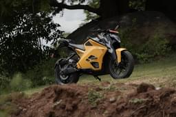 Ultraviolette Automotive F77 Mach 2 Front Left Three Quarter