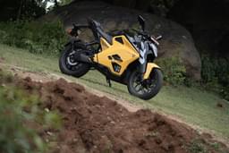 Ultraviolette Automotive F77 Mach 2 Front Right Three Quarter