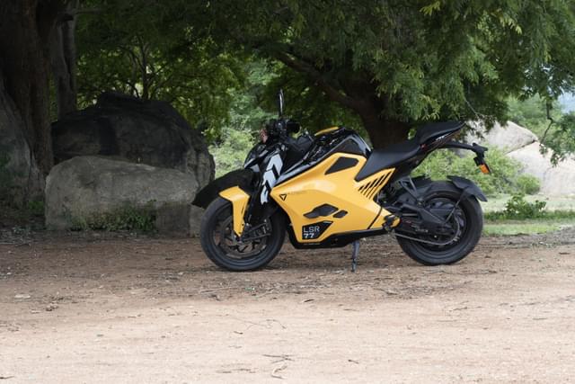 Front Right Three Quarter Image - 26891