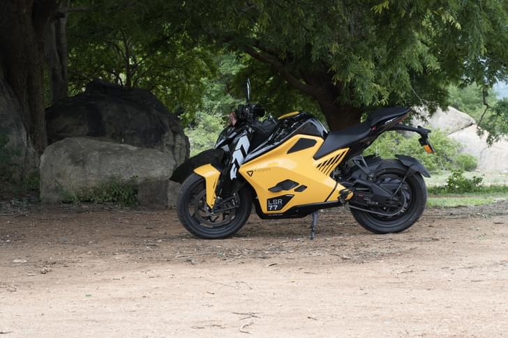 Ultraviolette Automotive F77 Mach 2 Front Right Three Quarter