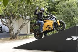 Ultraviolette Automotive F77 Mach 2 Front Right Three Quarter