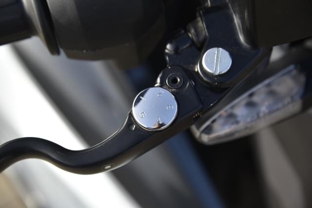 Color Black, Silver Image - 26818