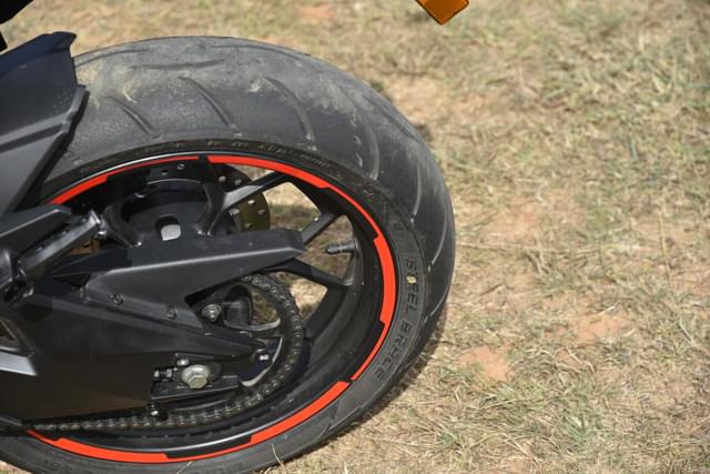 Rear Wheels Image - 26910