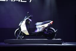 Ultraviolette Automotive Tesseract Front Right Three Quarter