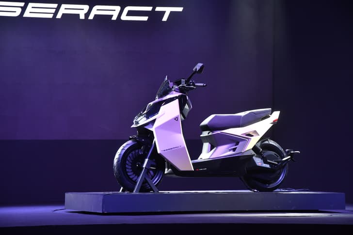 Ultraviolette Automotive Tesseract Front Right Three Quarter