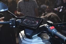 Ultraviolette Automotive Tesseract Color Black