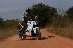 Ultraviolette Automotive F77 Superstreet Front View