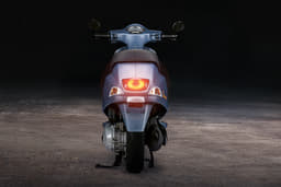 Vespa Officina 8 Rear View Vespa Officina 8 Rear View