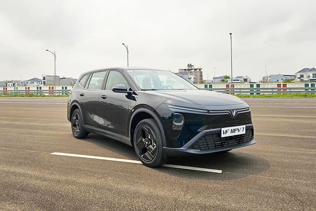 Front Right Three Quarter