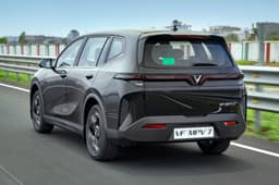 Vinfast Mpv7 Rear View
