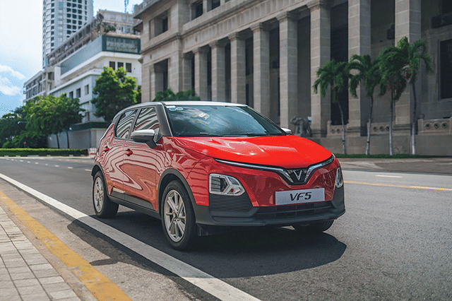 Front Left Three Quarter Image - 32168