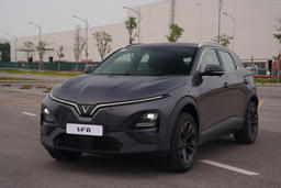 Vinfast Vf6 Front Right Three Quarter
