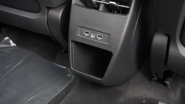 Charging Ports Image - 17790