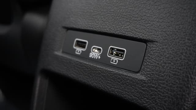 Charging Ports Image - 17792