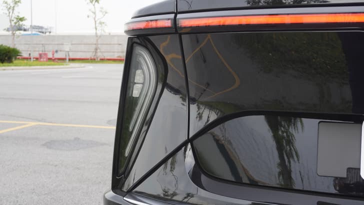 Vinfast Vf7 Rear View