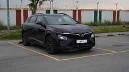 Vinfast Vf7 Front Left Three Quarter