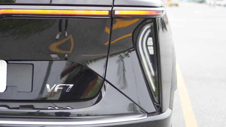 Vinfast Vf7 Rear View