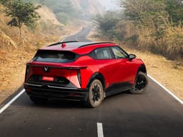 Vinfast Vf7 Rear View Vinfast Vf7 Rear View
