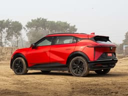 Vinfast Vf7 Rear View