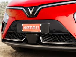 Vinfast Vf7 Front View