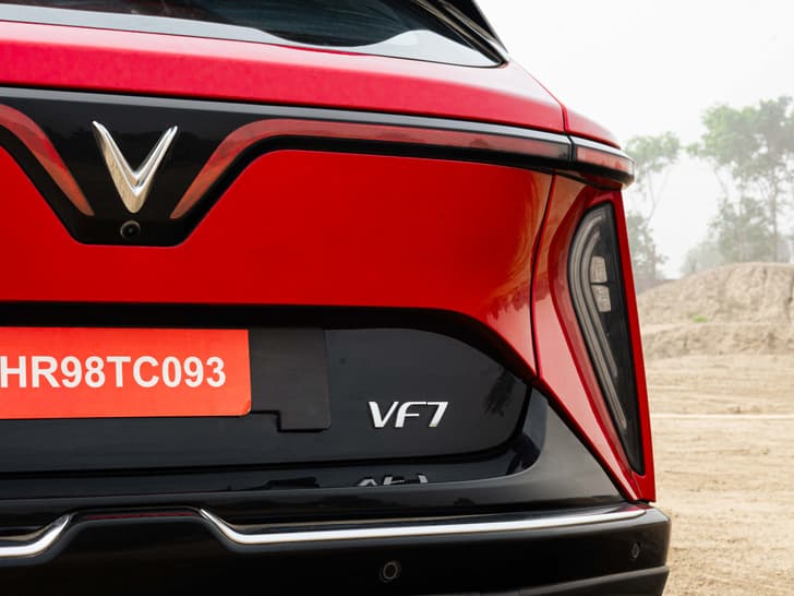 Vinfast Vf7 Rear View Vinfast Vf7 Rear View
