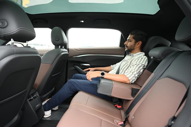 Second Row Seats Image - 17872