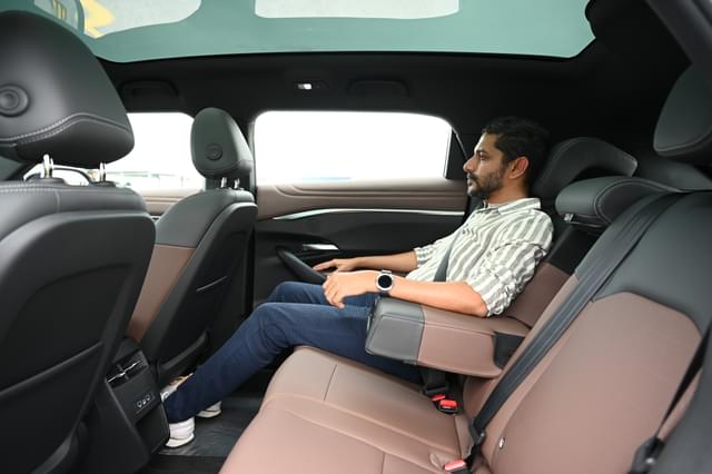 Second Row Seats Image - 17875