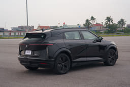 Vinfast Vf7 Rear View Vinfast Vf7 Rear View