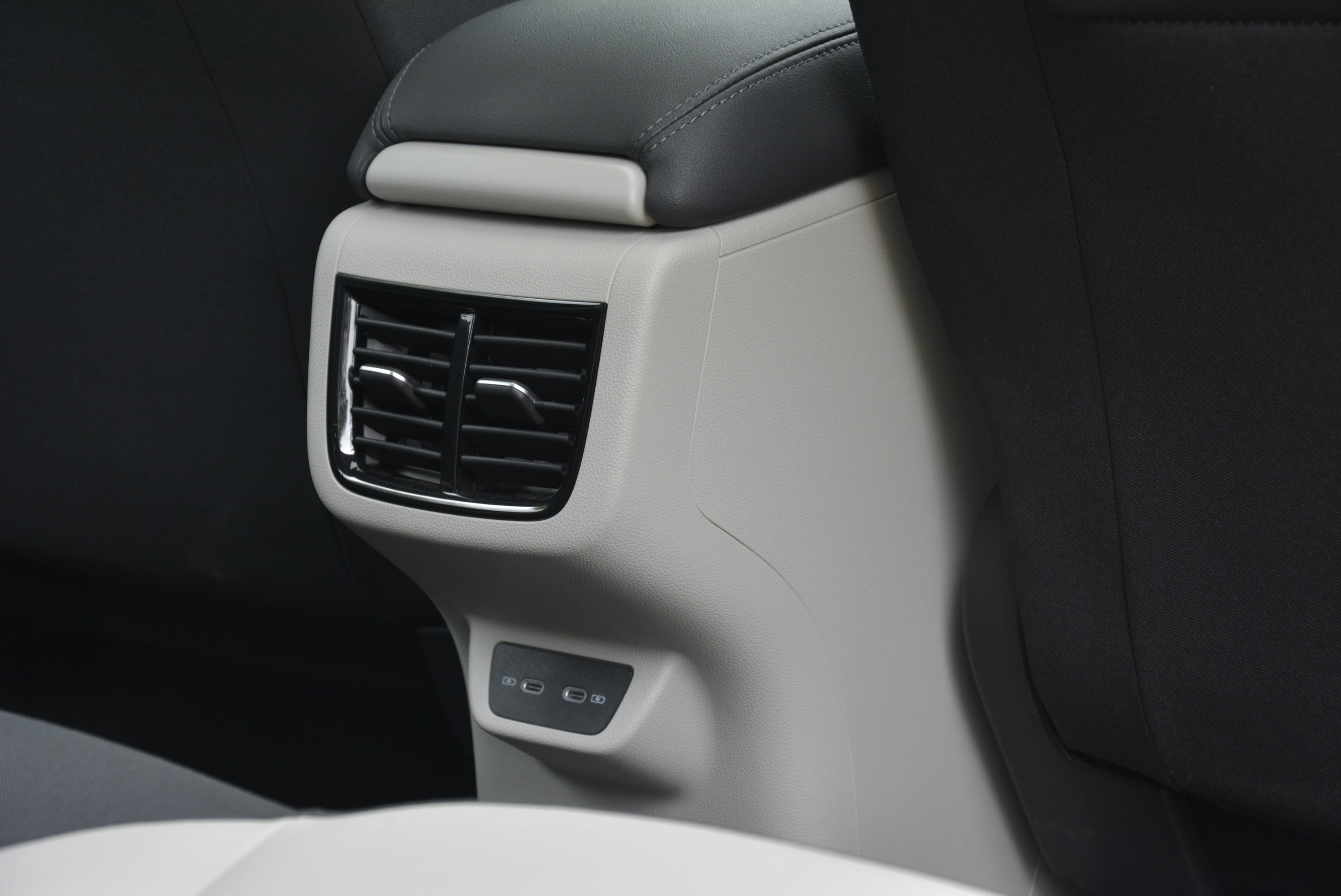 Volkswagen Taigun Ac Vents Rear Image – Taigun Photos in India ...