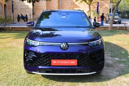 Volkswagen Tayron Front View Volkswagen Tayron Front View