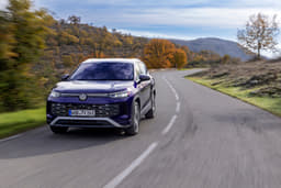 Volkswagen Tayron Front Right Three Quarter Volkswagen Tayron Front Right Three Quarter