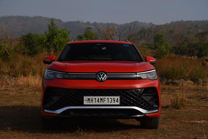 Volkswagen Tiguan Front View