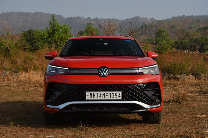 Volkswagen Tiguan Front View