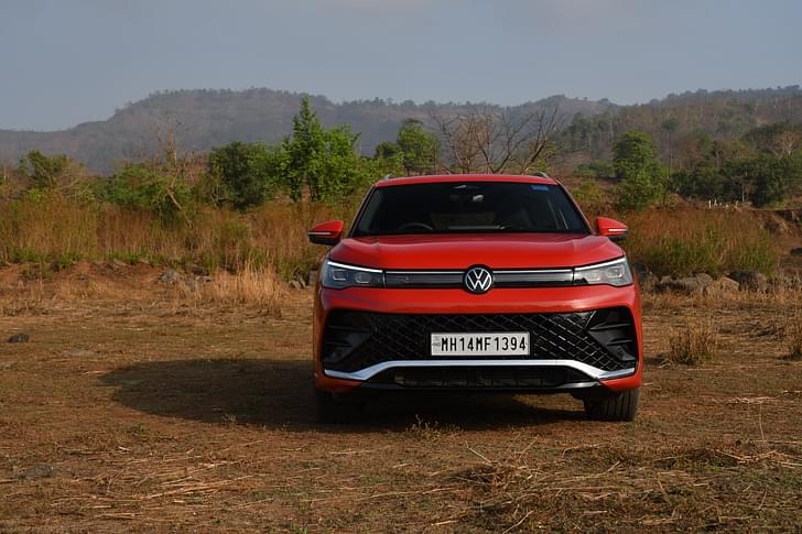 Volkswagen Tiguan Front View