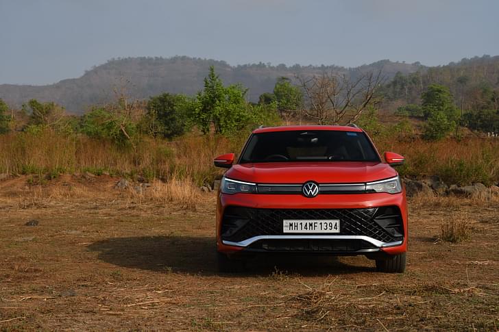 Volkswagen Tiguan Front View