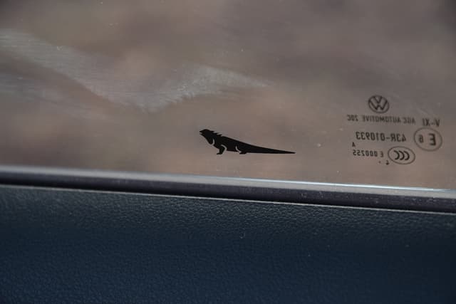 Front Windshield Image - 13017