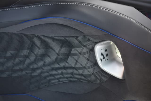 Headrests Image - 13202