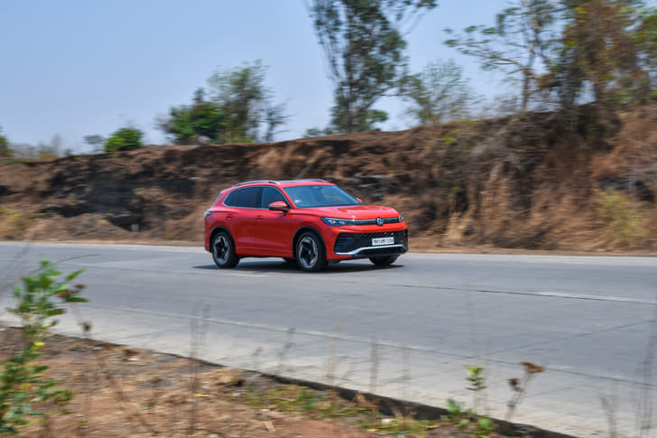 Volkswagen Tiguan Front Right Three Quarter