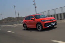 Volkswagen Tiguan Front Right Three Quarter