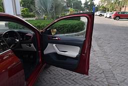 Volkswagen Virtus Front Row Seats