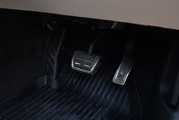 Volkswagen Virtus Foot Controls