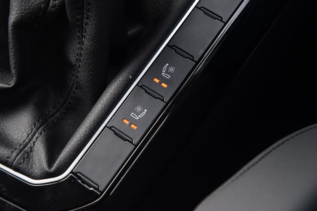 Leather Wrapped Gear Knob  Shift Selector Image - 4890